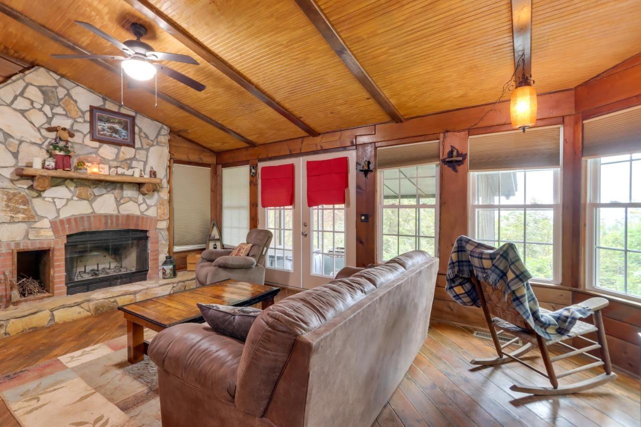 Mountaintop Ellijay Cabin With Private Hot Tub エクステリア 写真