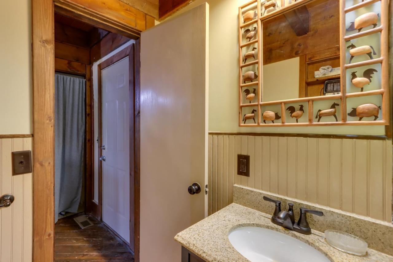 Mountaintop Ellijay Cabin With Private Hot Tub エクステリア 写真